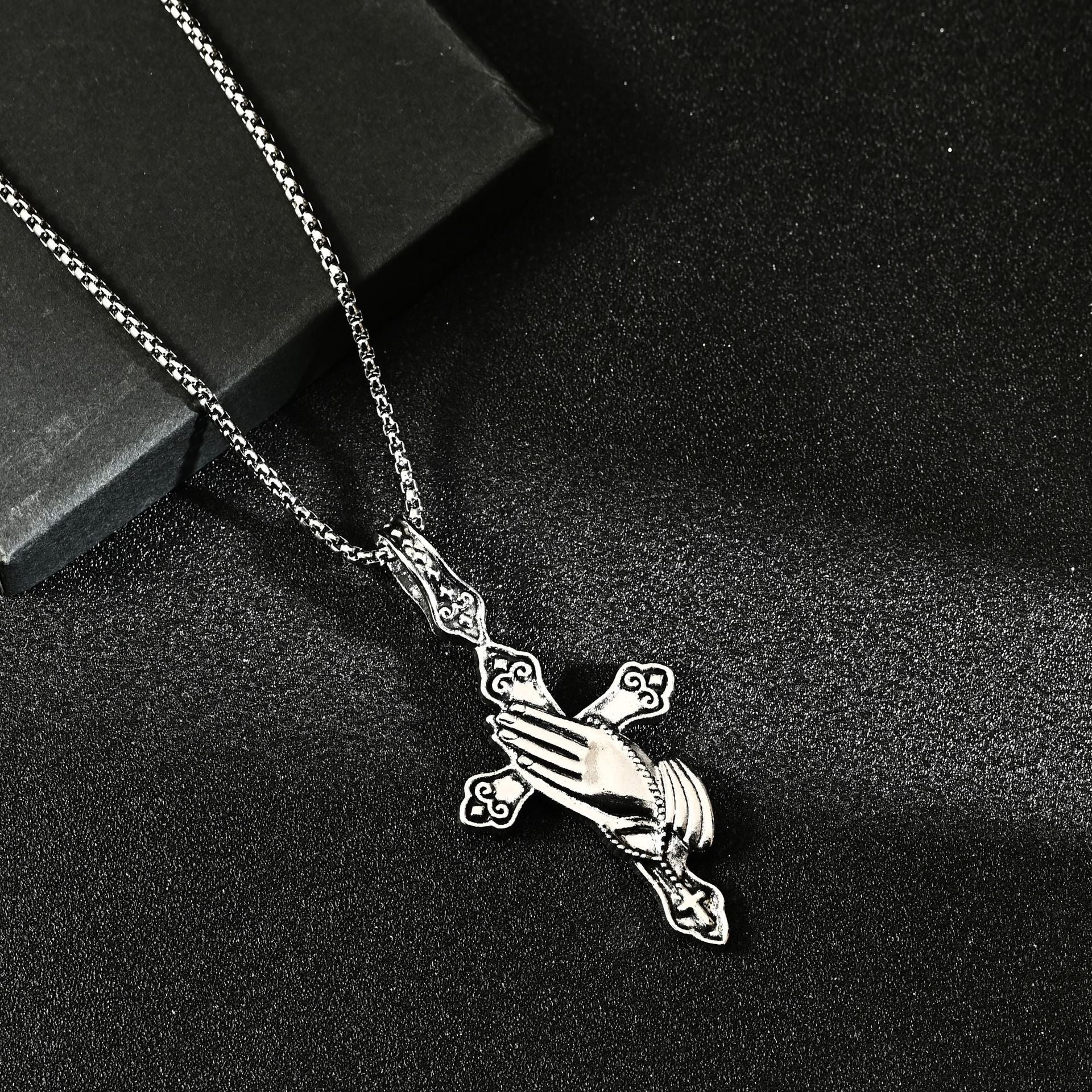 Wholesale Titanium Steel Retro Praying Hands Pendant Necklace Trendy Jewelry Accessory Boutique Resale