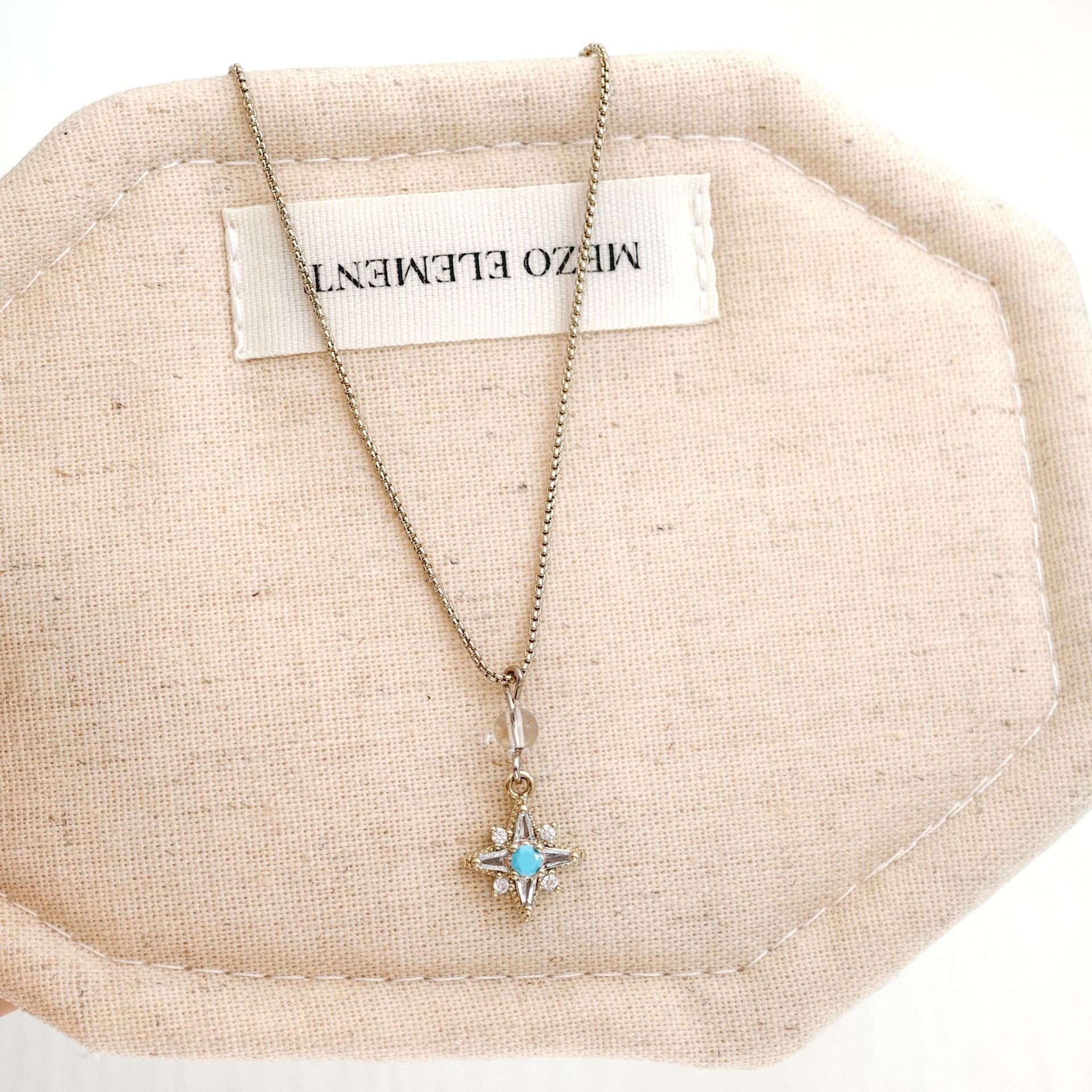 Wholesale Copper Brass Electroplated Rhinestone Flower Pendant Necklace Trendy Fashion Jewelry