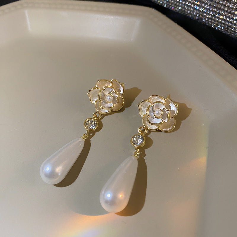 Wholesale Black Camellia Pearl Earrings