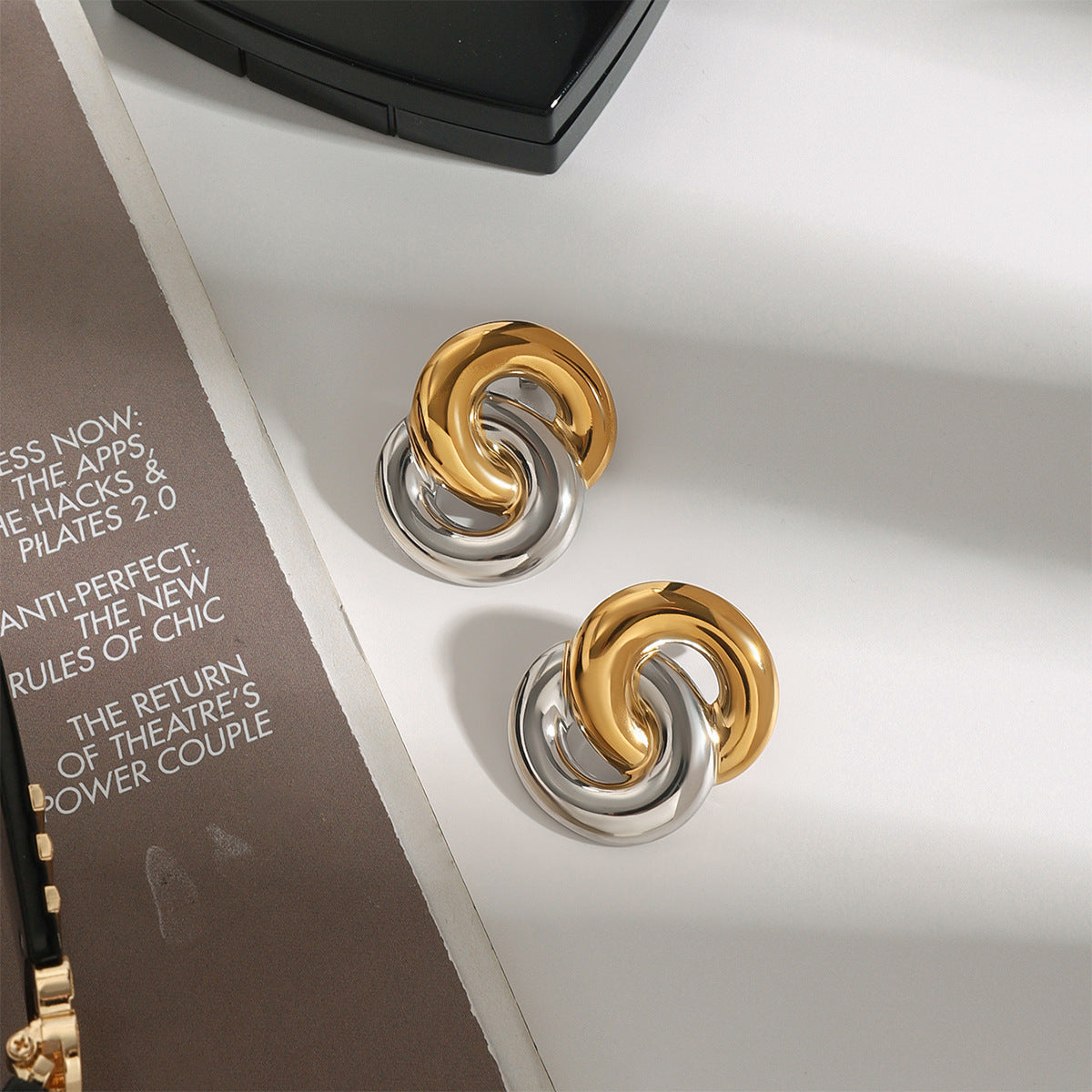 Wholesale 18k gold stainless steel geometric smooth surface 8 oval cross earrings