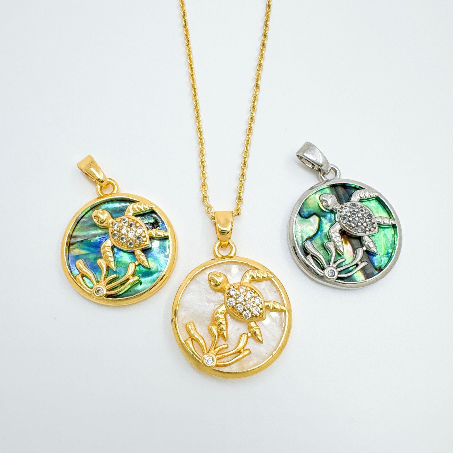 Wholesale Chic Sea Turtle Pendant Necklace With Natural Mother Of Pearl Gold Plated Copper Ocean Series Jewelry Accessory For Boutique Resale
