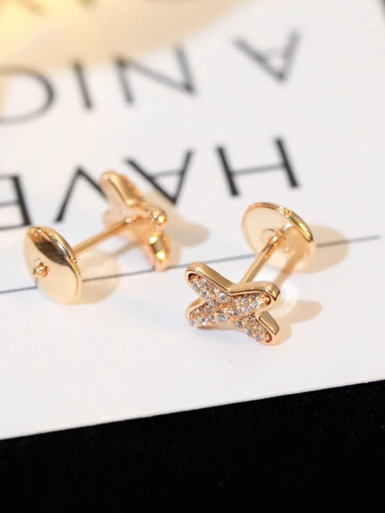 Wholesale Diamond-filled 925 Silver White Mother-of-pearl Earrings Sterling Silver Earrings ACC-ES-Xishi001