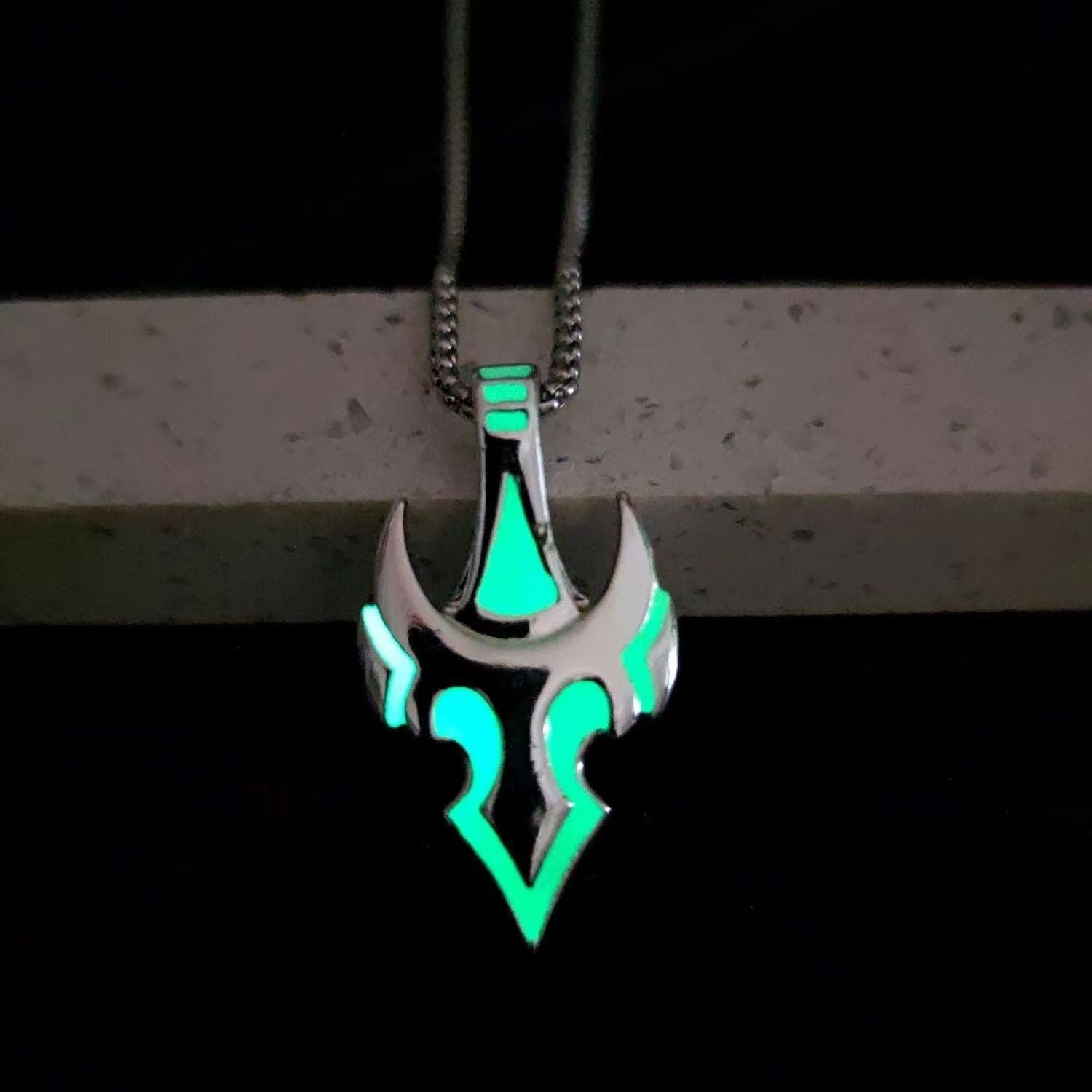 Wholesale Domineering shaped flame Dragon Sword luminous necklace