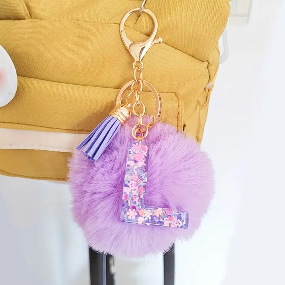 Wholesale Cute resin pom-pom 26 letter keychain