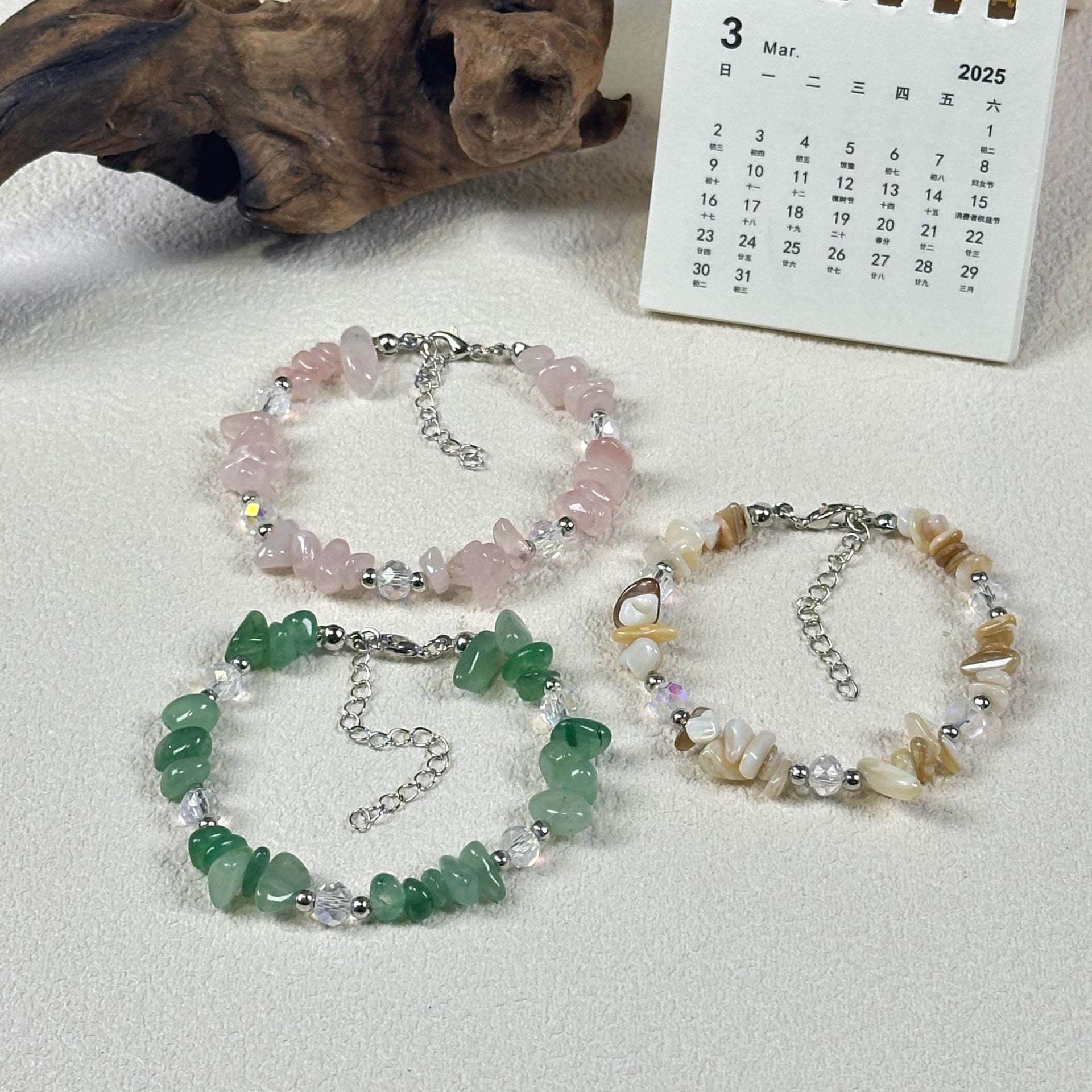 Wholesale  irregular shell gravel handmade bracelet niche fresh bracelet valuable aesthetic priceles