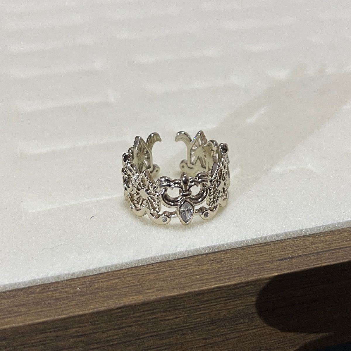 Wholesale Vintage Hollow Heart Ring Adjustable Coffee Gold Copper Fashion Jewelry Accessory