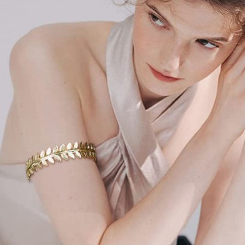 Wholesale exaggerated arm bracelet hollow personality arm ring mesh metal bracelet