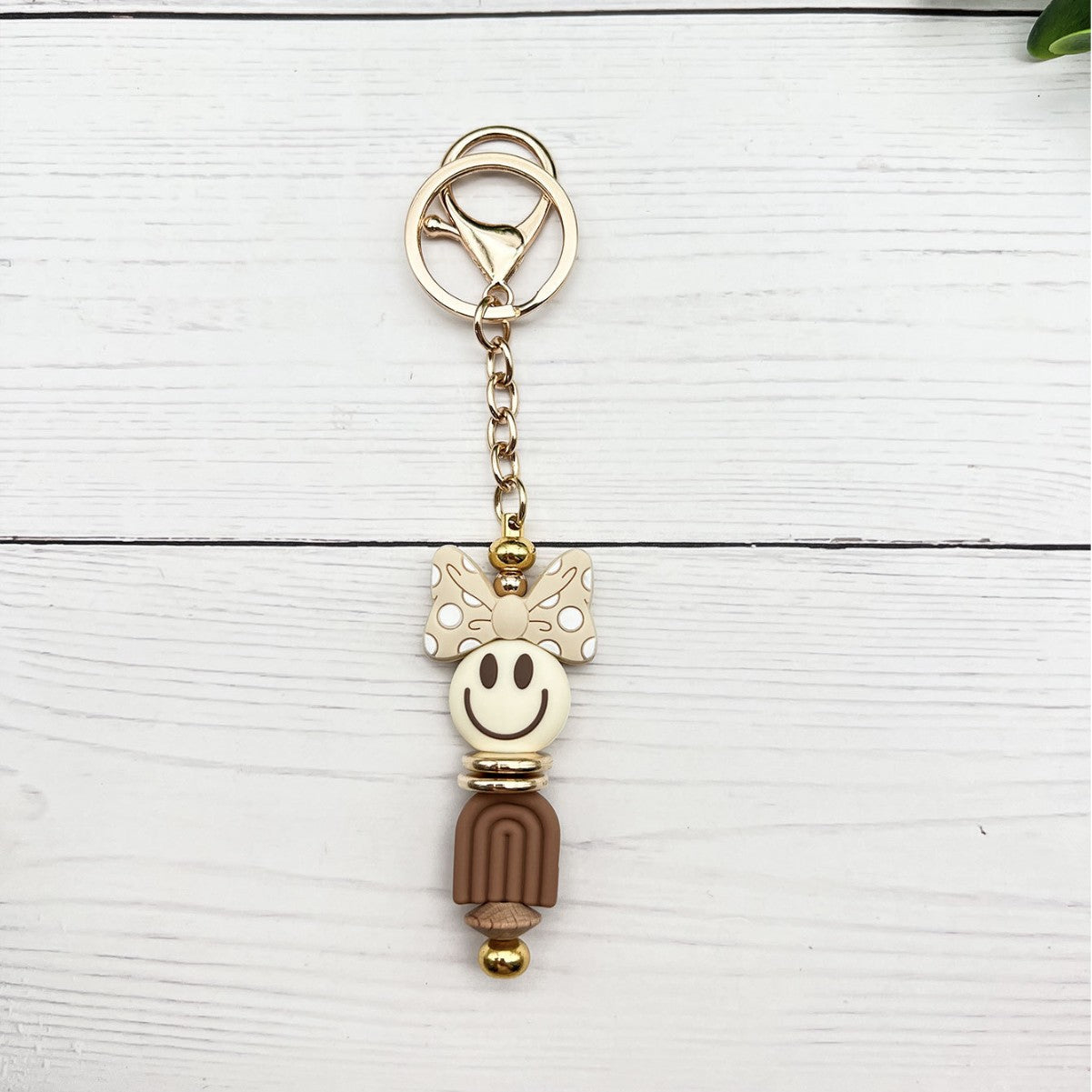 Wholesale Silicone Bead Keychain With Cute Face Bow Dot Pattern Decorative Bag And Key Accessory