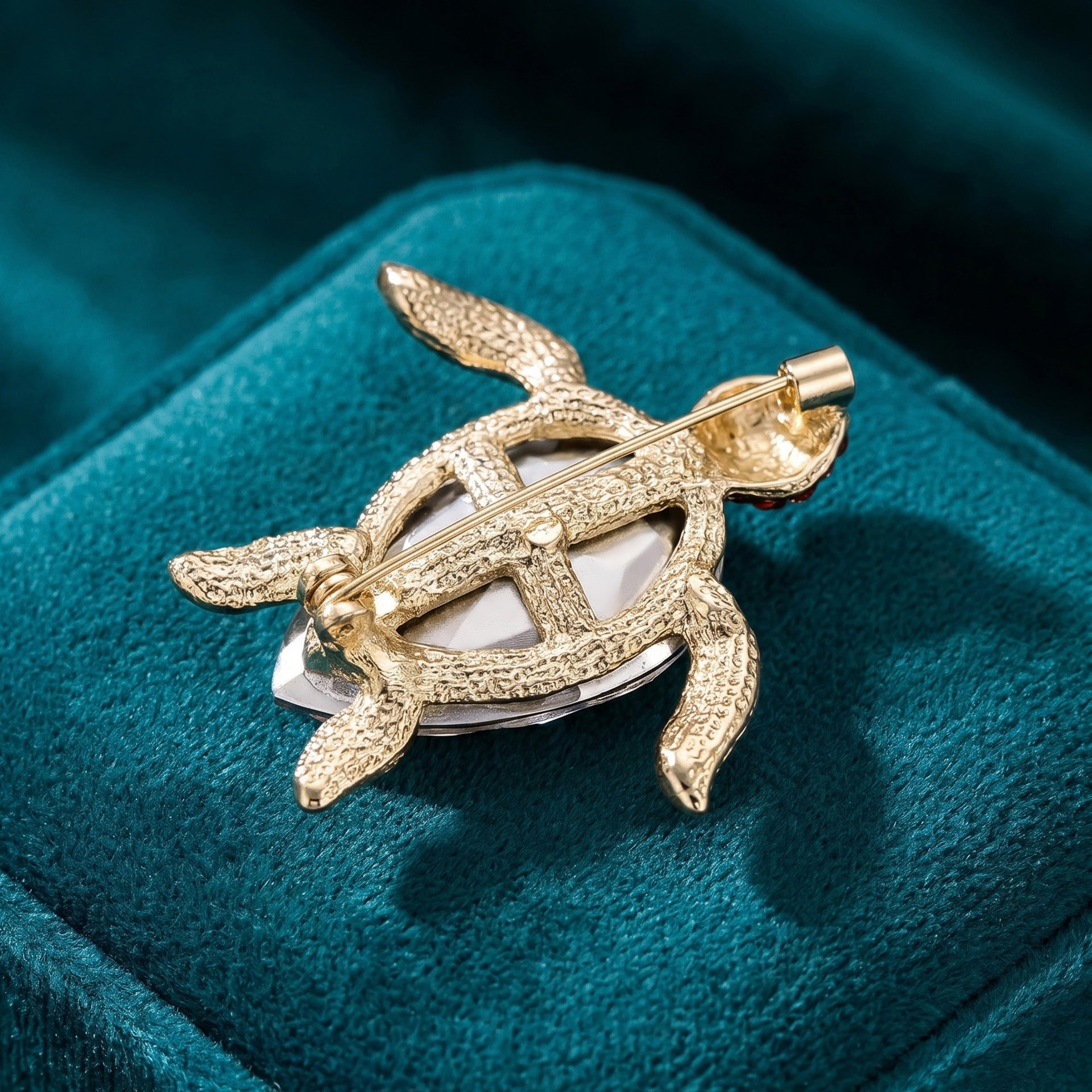 Wholesale Chic Turtle Brooch Pin Women S Alloy Diamond Set Animal Corsage Trendy Gift