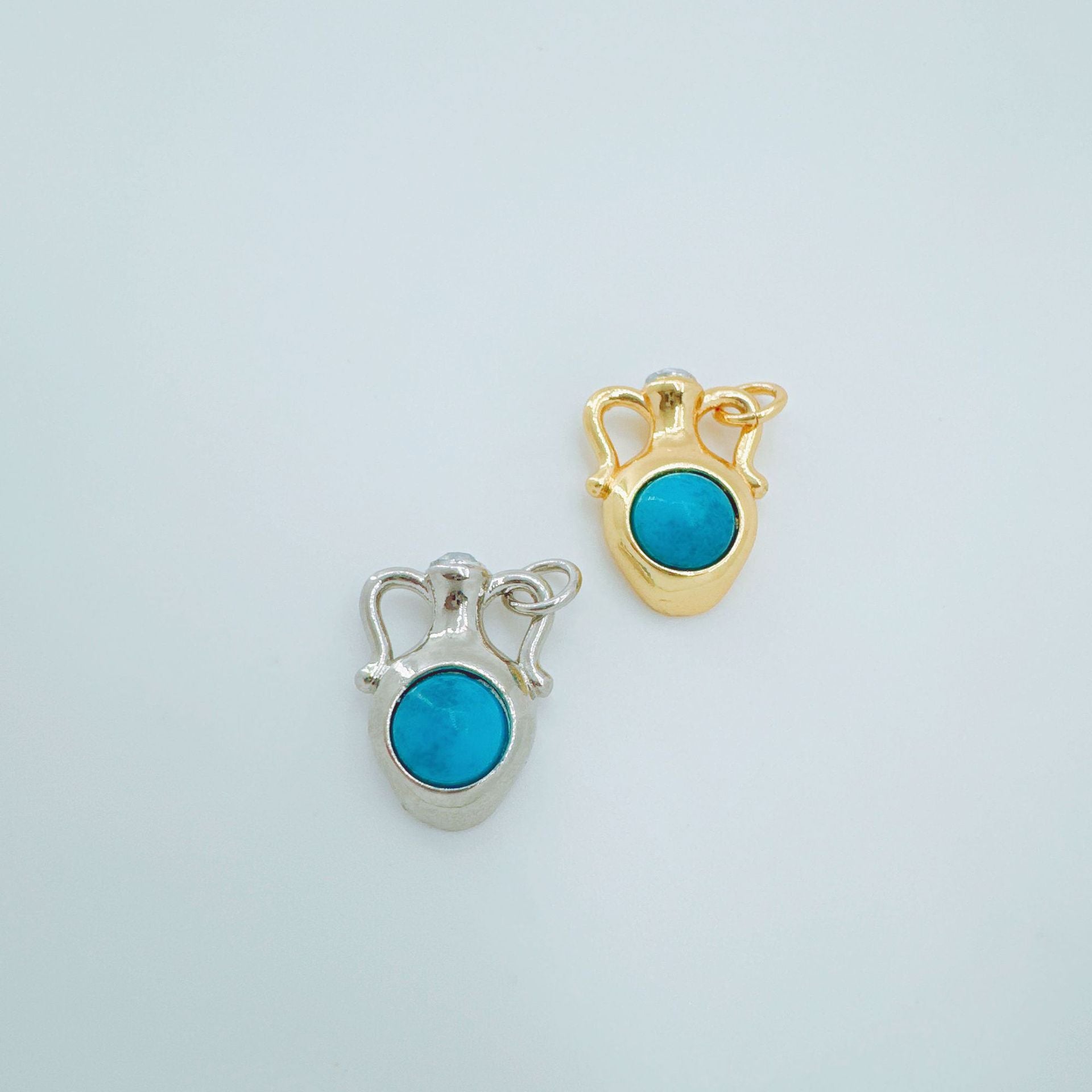Wholesale Stylish Copper Electroplated Pendant Necklace for Resale