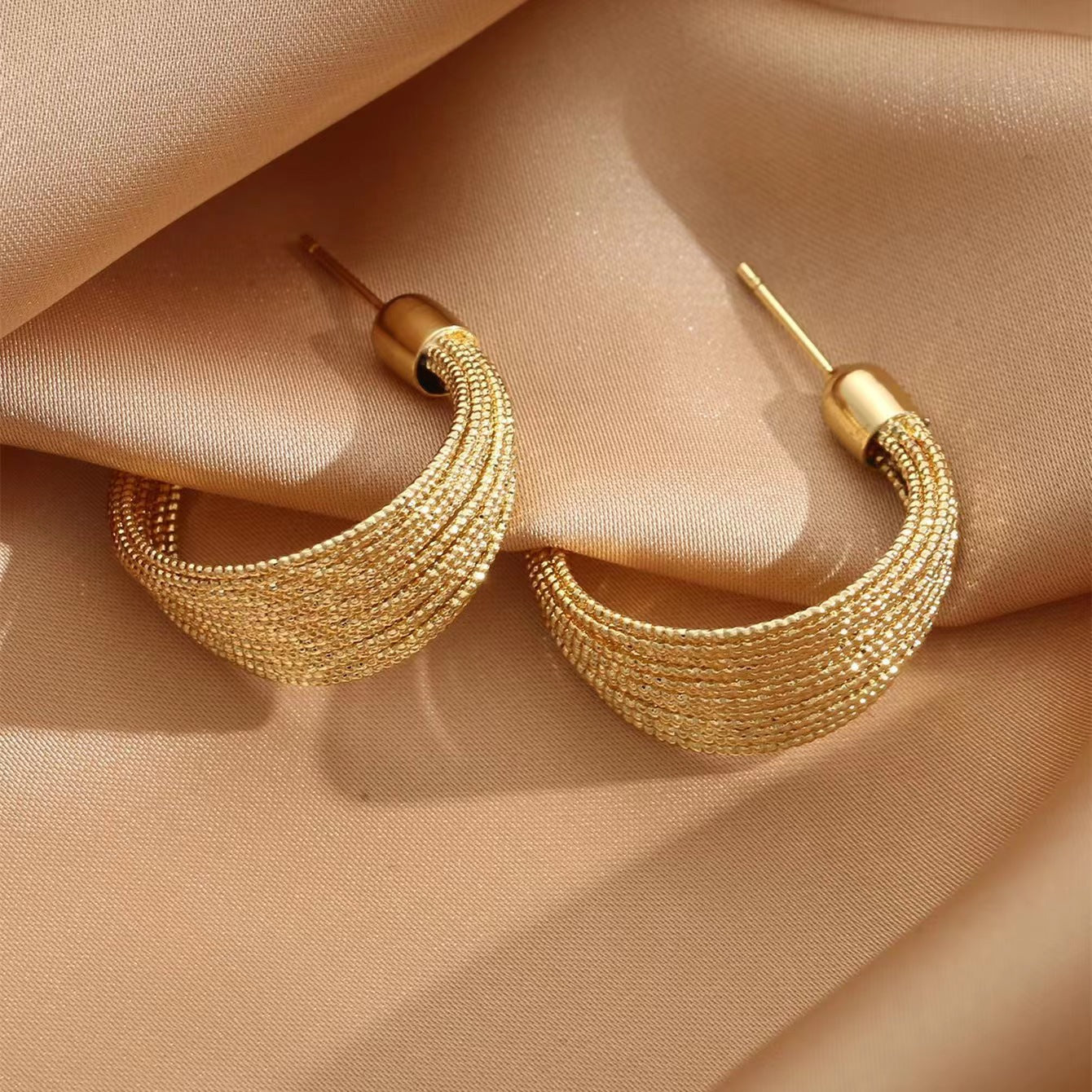 Wholesale  Exaggerated Gold Earrings Multi-layer Circle Earrings