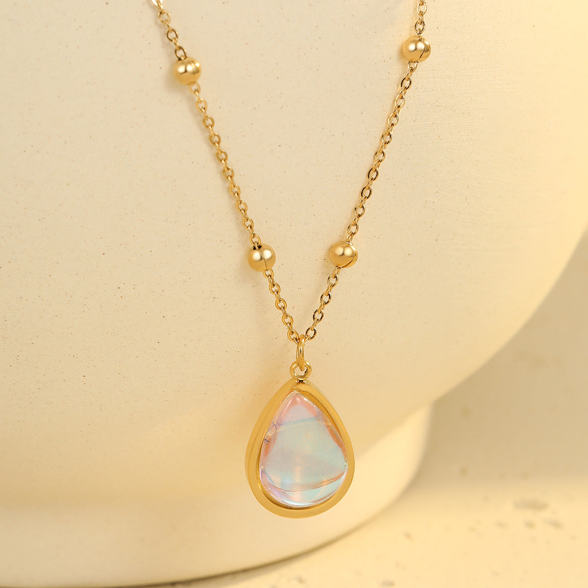 Wholesale stainless steel oval colorful moonstone plated 18K gold female necklace