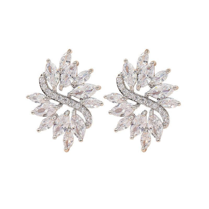 Wholesale Zircon Crystal Super Shiny White Series Flower Vintage Earrings