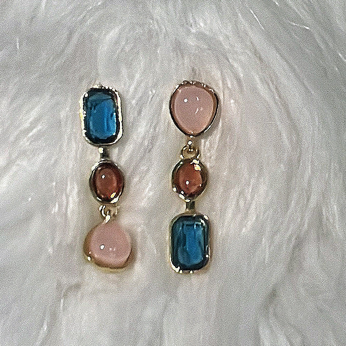 Wholesale Electroplated Alloy Asymmetrical Colorful Stone Earrings Vintage Contrast Stud Earrings Fashion Jewelry Accessory Party Wear