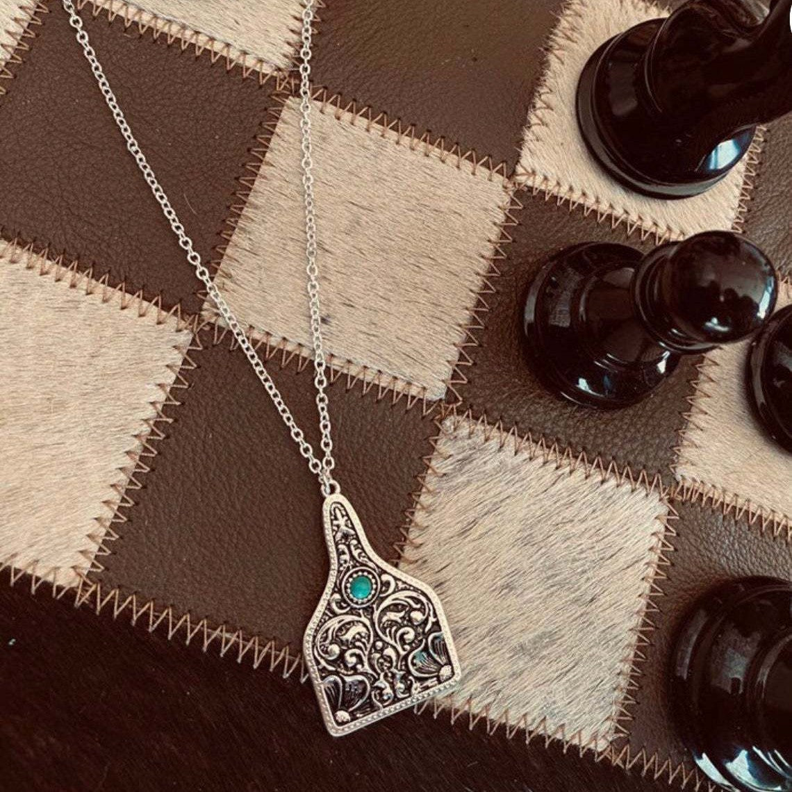 Wholesale Geometric Retro Carved Turquoise Pendant Necklace