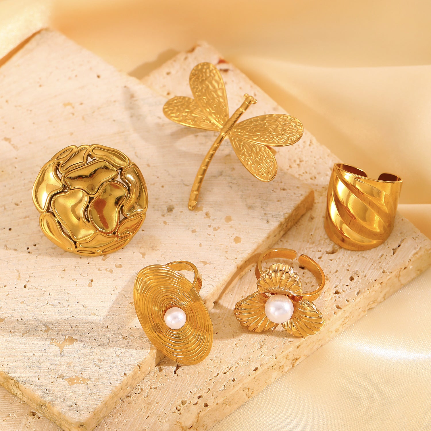 Wholesale 18k Gold Stainless Steel Open Ring with Dragonfly Floral Design Fashion Accessory