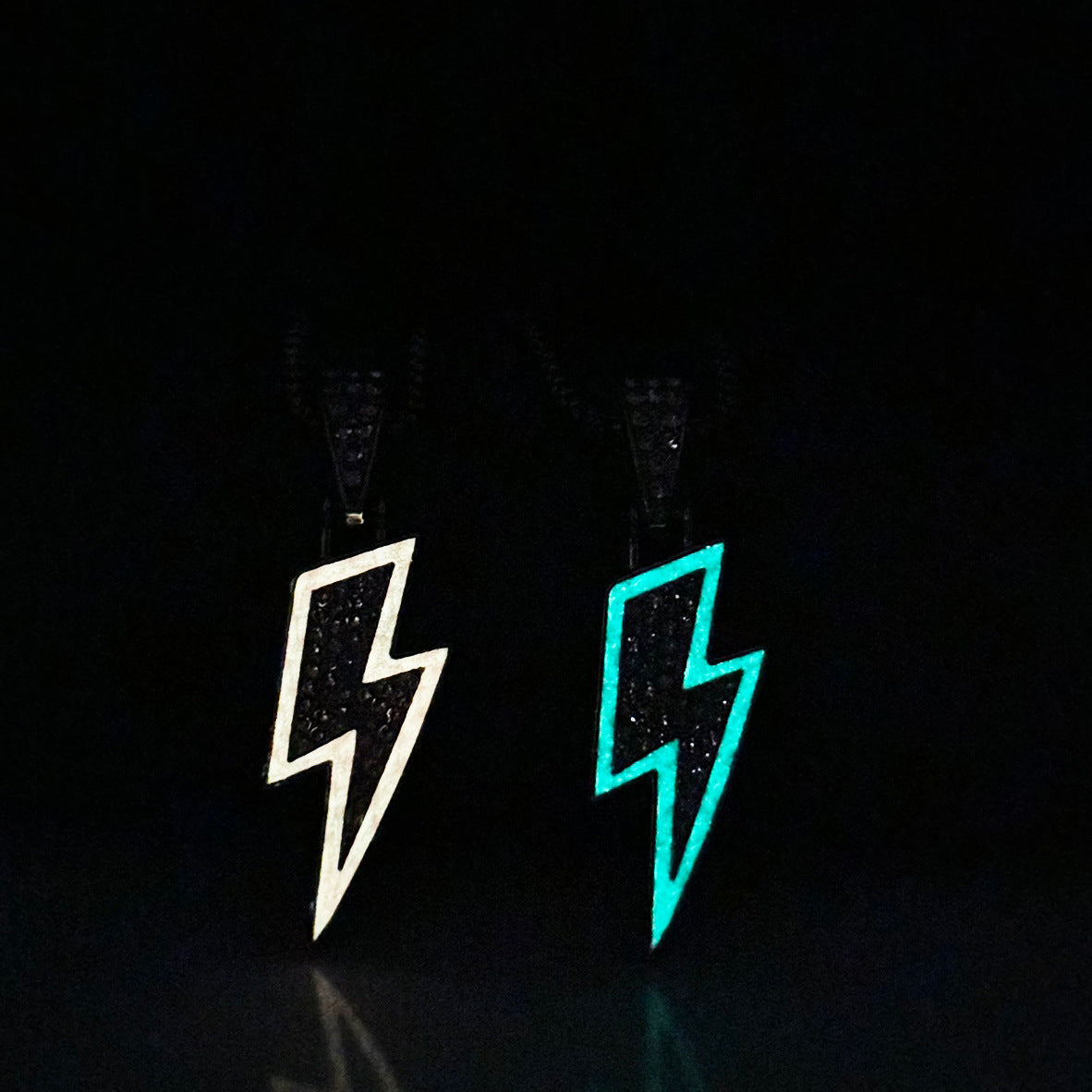 Wholesale Luminous Lightning Pendant Necklace Chic Jewelry Accessory Boutique Resale