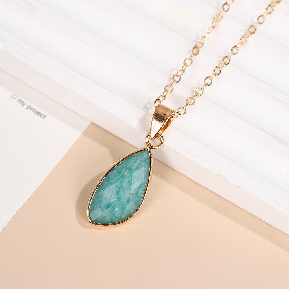 Wholesale Chic Water Drop Quartz Pendant Necklace Gold Plated Copper Frame Gift For Everyday Wear Boutique Resale