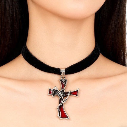 Wholesale Alloy Red Gothic Cross Skull Pendant Necklace Boutique Resale Jewelry Accessory