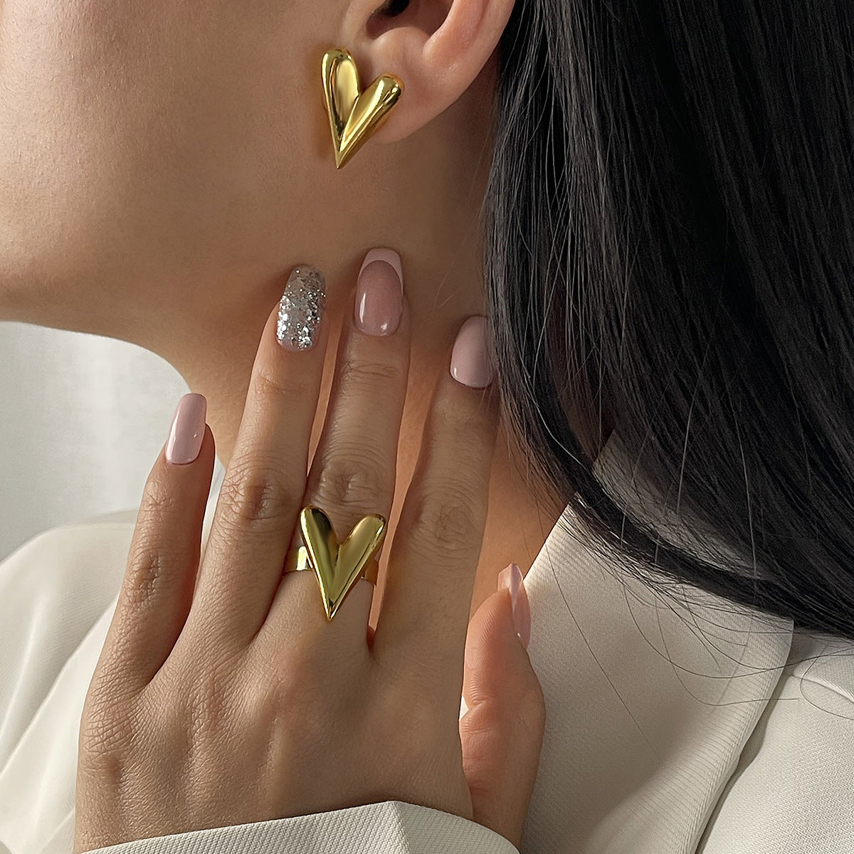 Wholesale geometric V love personality design high sense temperament open ring earrings