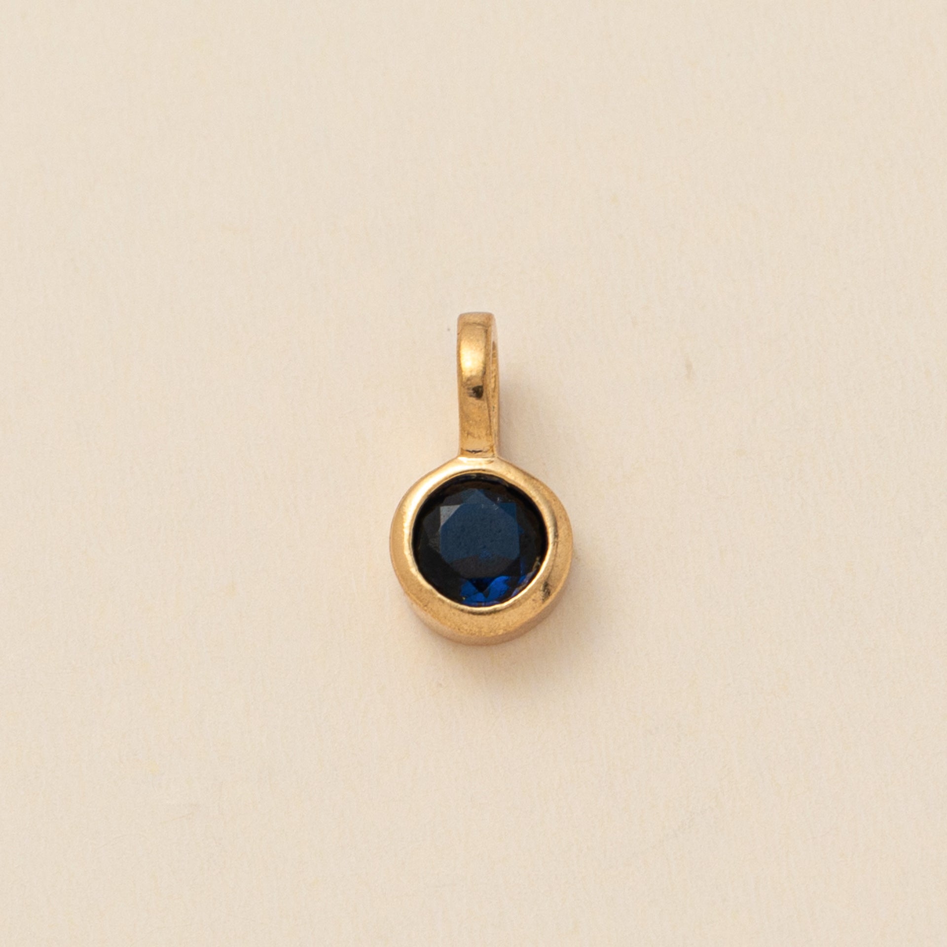 Wholesale Flower-shaped colored zircon pendant