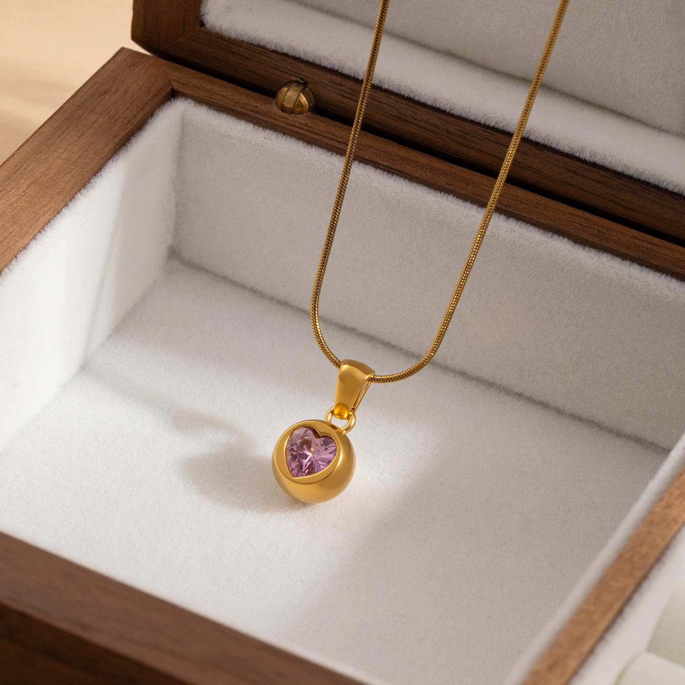 Wholesale Titanium Steel Heart-Shaped Zircon Pendant Necklace Simple Design Fashion Accessory