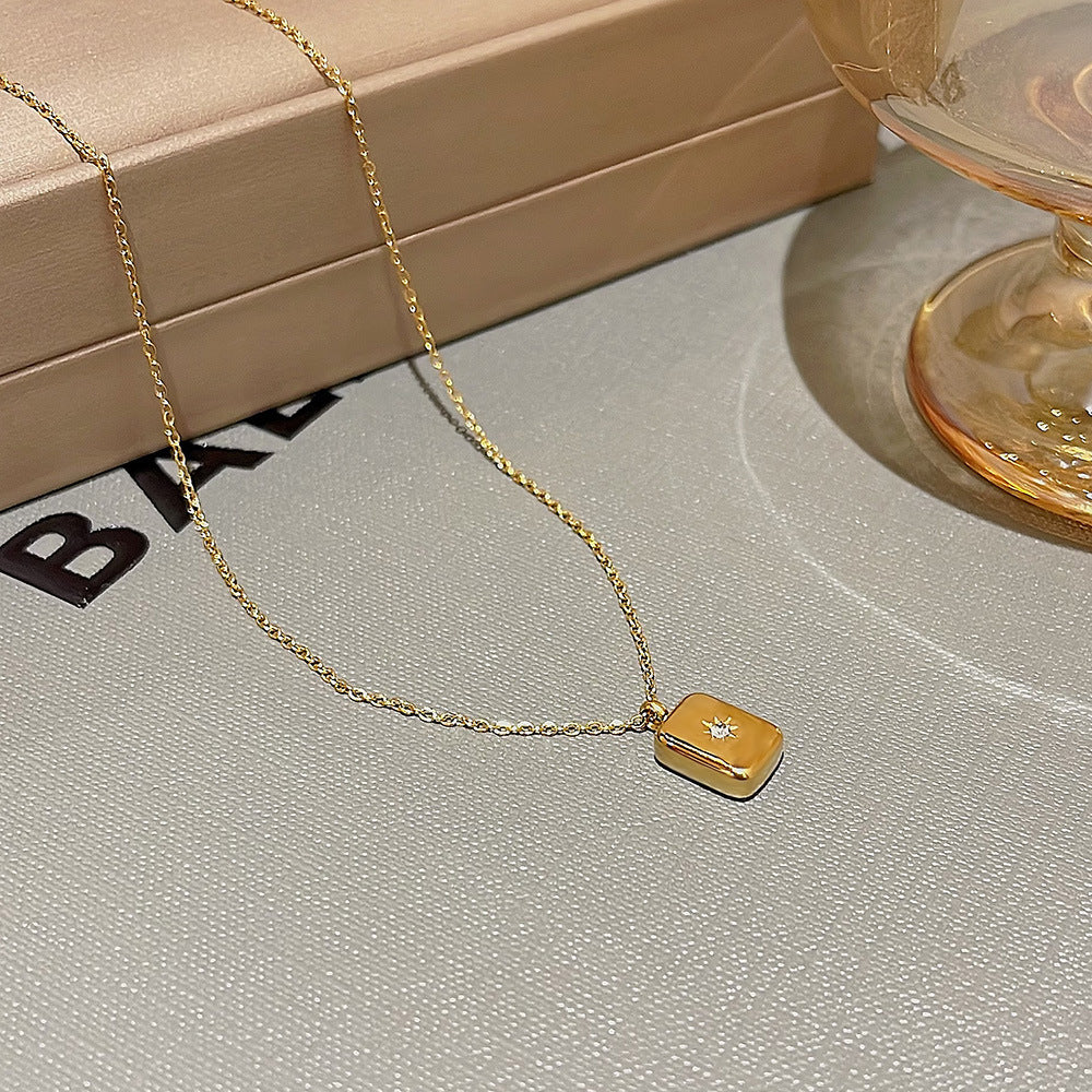 Wholesale Retro Three-dimensional Square Brand Eight Mans Star Diamond Pendant Necklaces