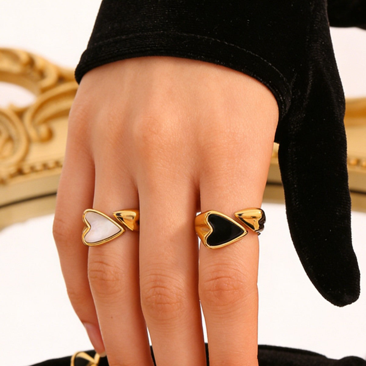 Wholesale Minimalist Black and White Stainless Steel Heart Ring