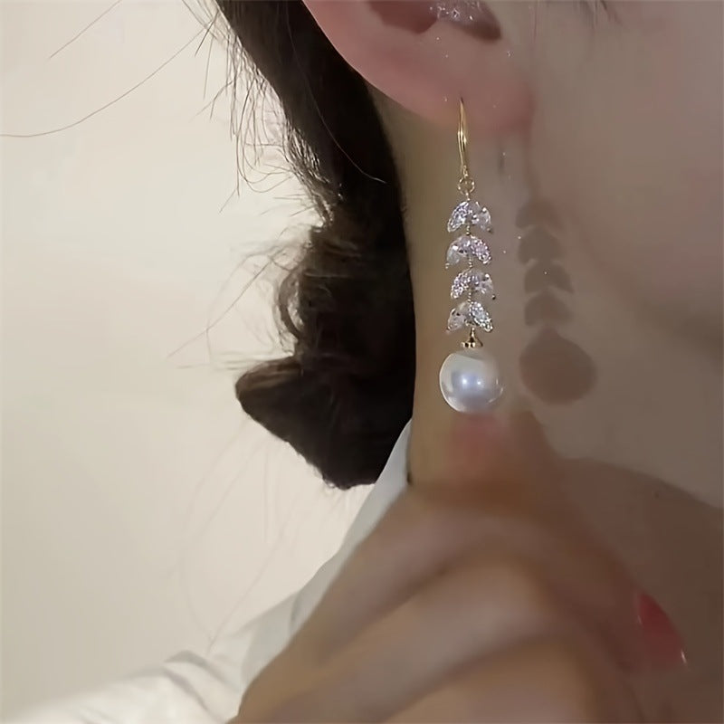 Wholesale  Light Luxury Flash Full Diamond Pearl Gold  Long Tassel Earrings