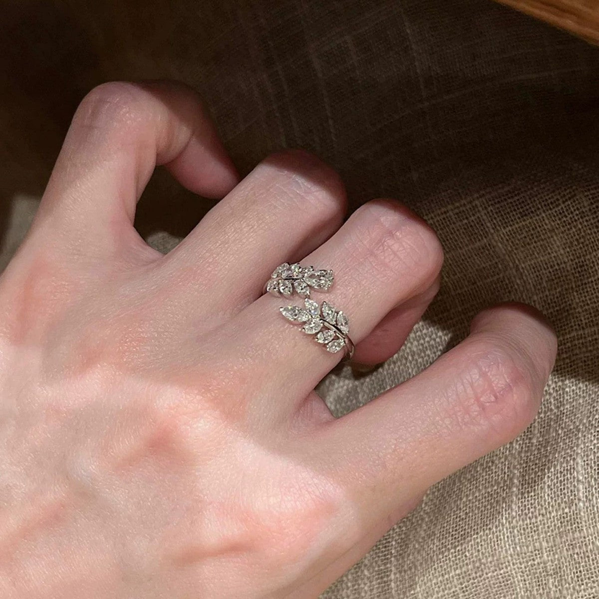 Wholesale Olive Branch Leaf Design Open Ring For Women Silver Tone Plated Copper Adjustable Trendy Jewelry Accessory Gift Boutique Resale