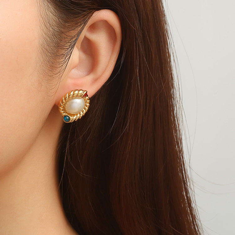 Wholesale  court style  inlaid pearl stainless steel earrings