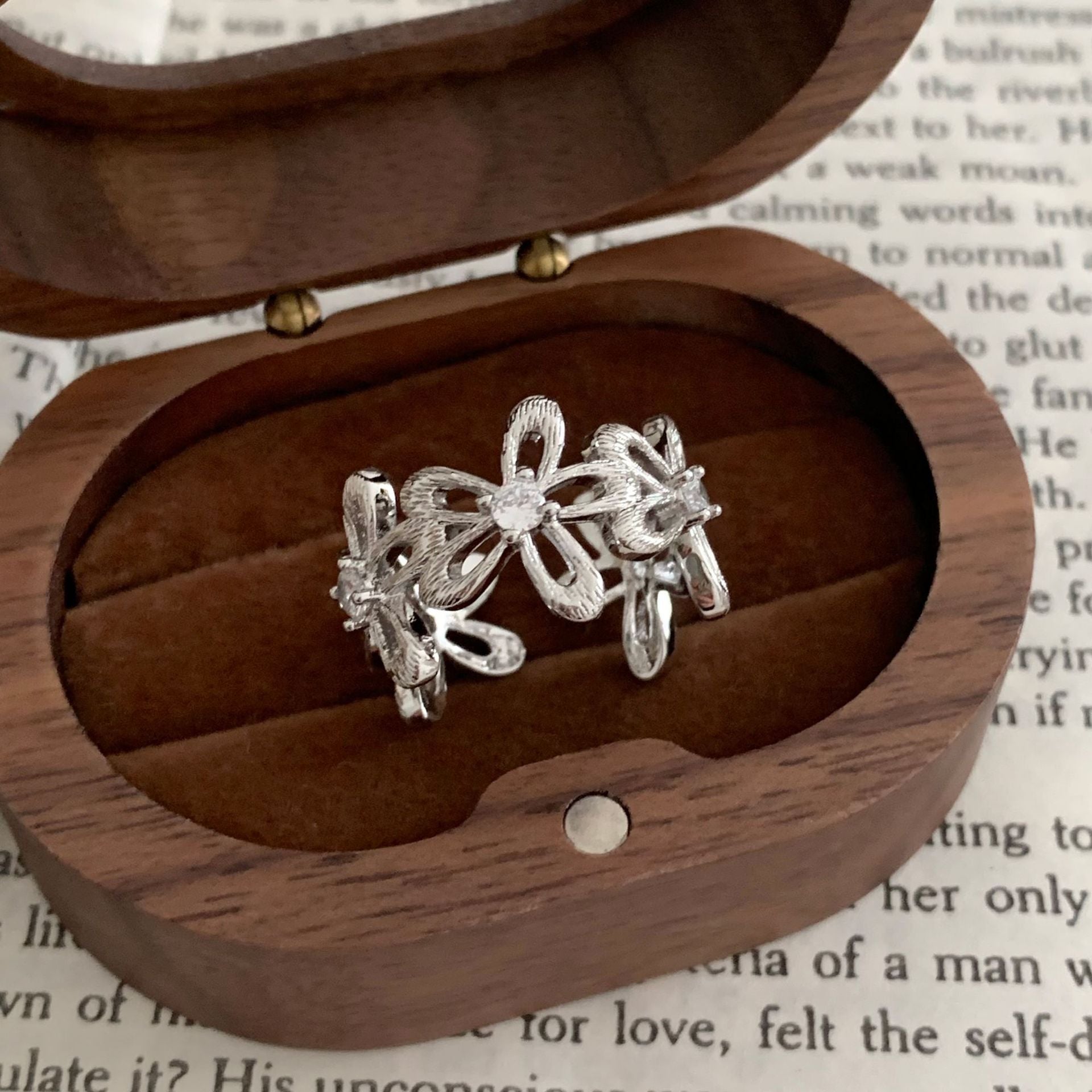 Wholesale Hollow Flower Ring
