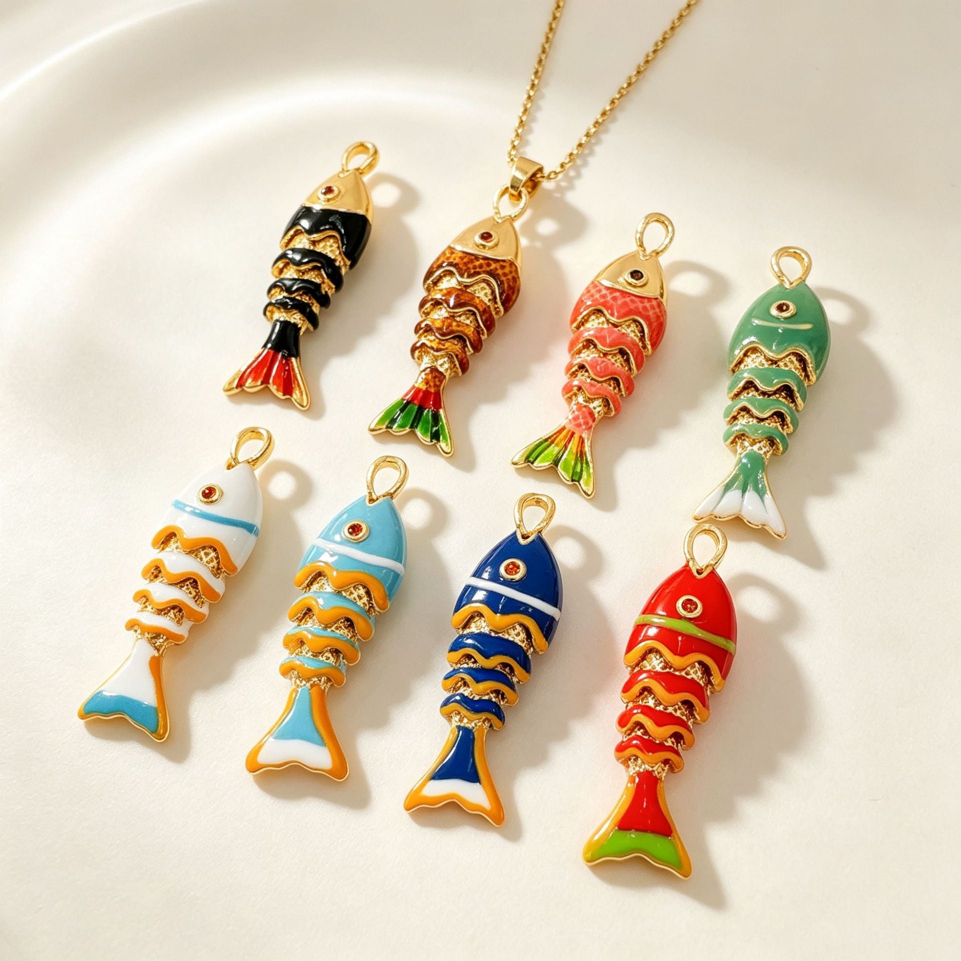 Wholesale Gold Plated Copper Colorful Enamel Swinging Fish Pendant Necklace,  Fashion Accessory for Boutique Resale