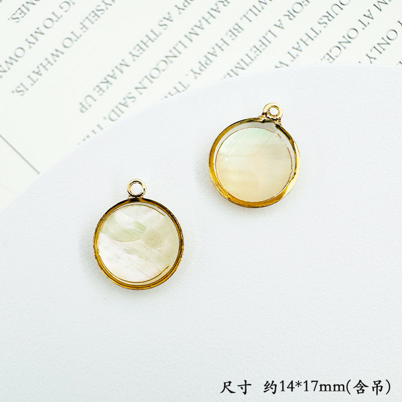 Wholesale Trendy Geometric Shell Pendant Copper Electroplated DIY Jewelry Accessory For Layering Necklaces Boutique Resale
