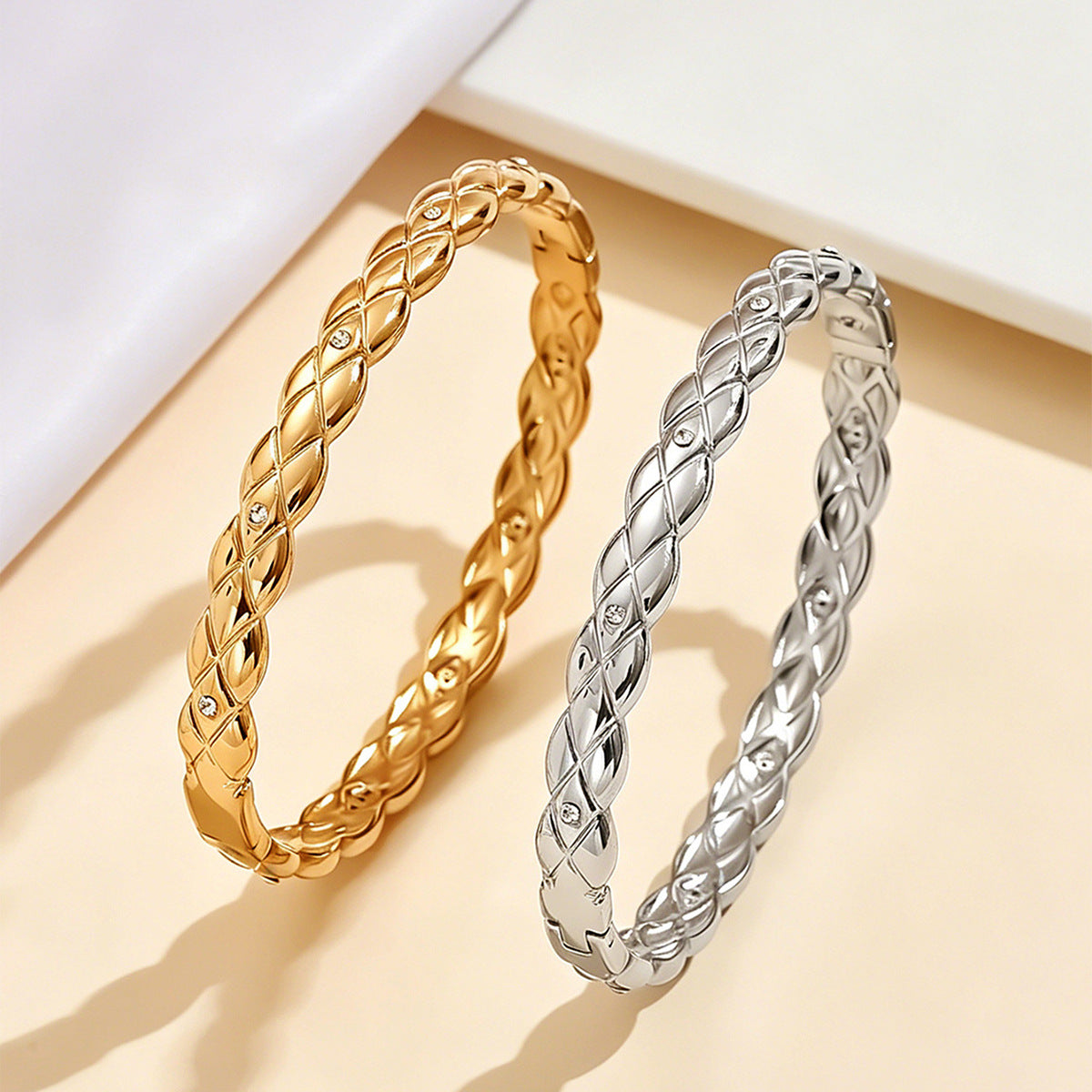 Wholesale Trendy Narrow Plaid Stainless Steel Bracelet 18K Gold Plated Boutique Resale