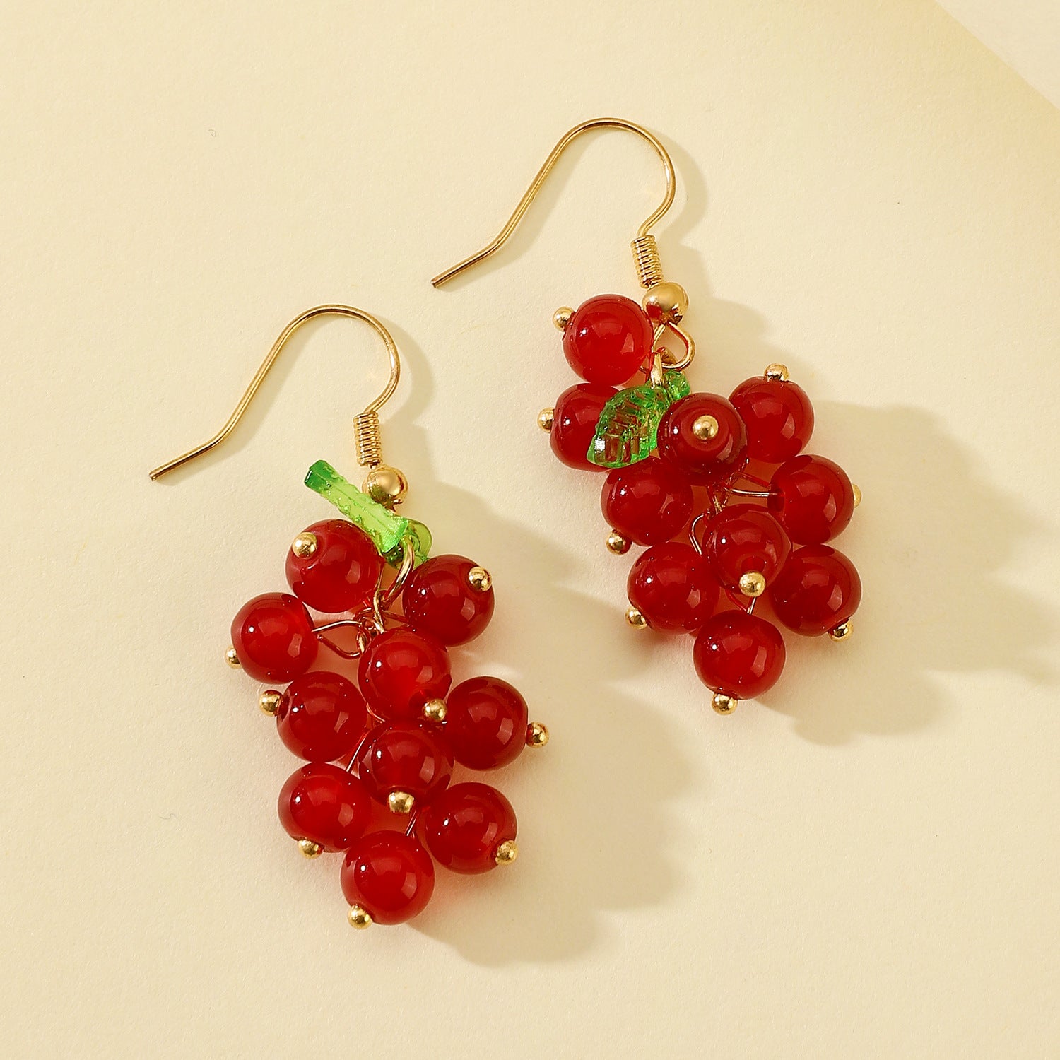 Wholesale Retro Grape Drop Earrings For Women Glass Gold Toned Fruit Earrings Sweet Casual Jewelry Accessory Party Wear Boutique Resale