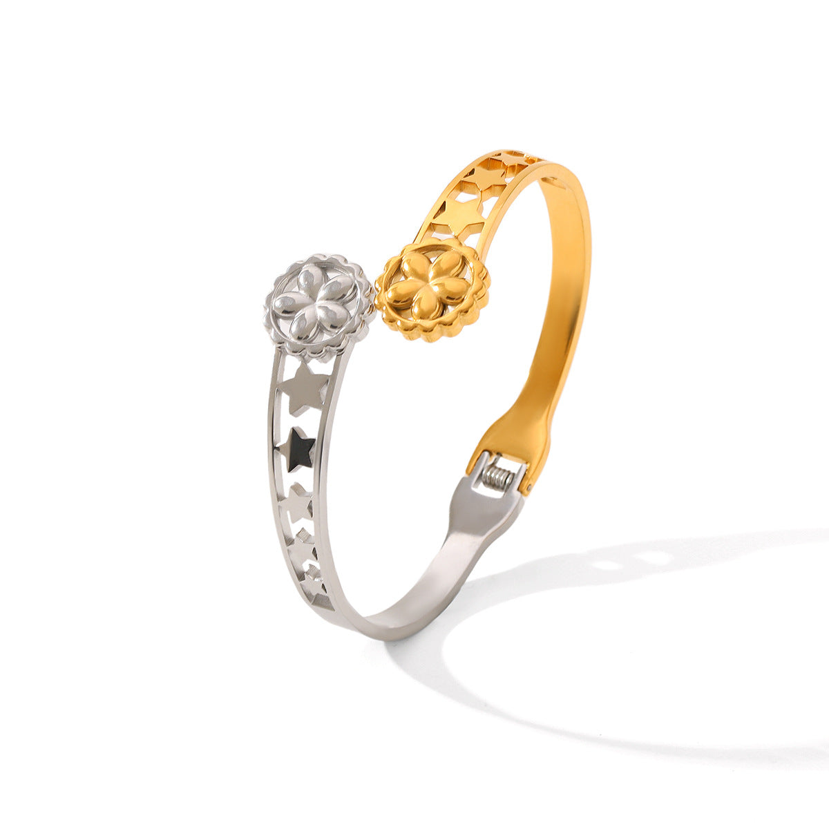 Wholesale  retro zircon five-leaf flower five-pointed star hollow titanium steel bracelet