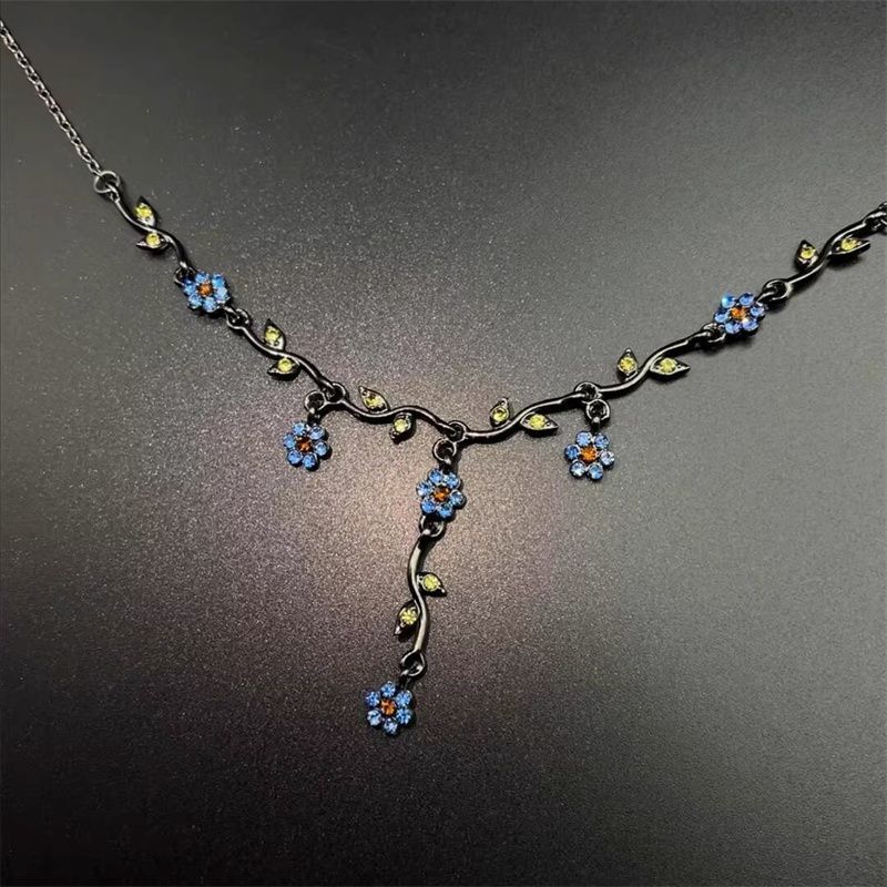 Wholesale Vintage Glazed Orchid Necklace Fashion Accessory for Boutique Resale