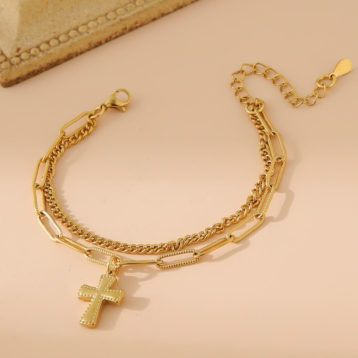 Cross en acier inoxydable en gros de quatre bracelet à double bracelet à double bracelet