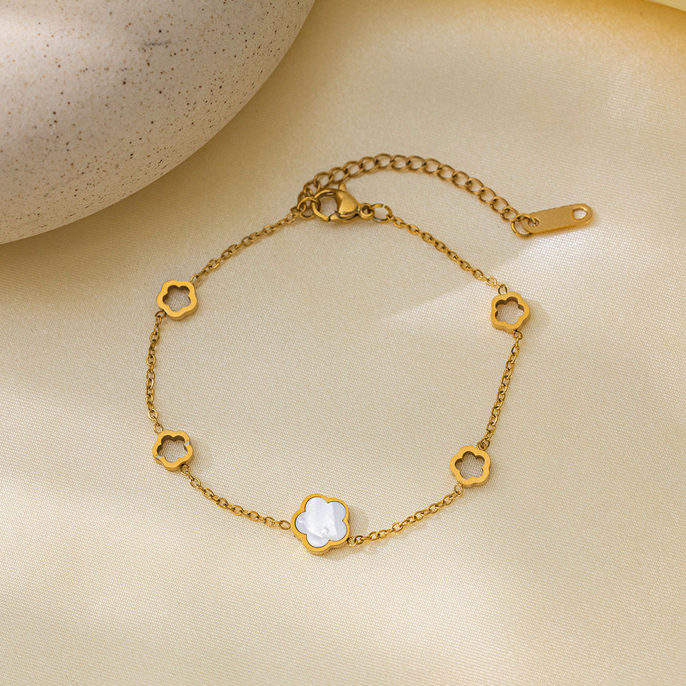 Wholesale Light Luxury Five-leaf Clover Flower Titanium Steel Bracelet ACC-BT-QiYun002