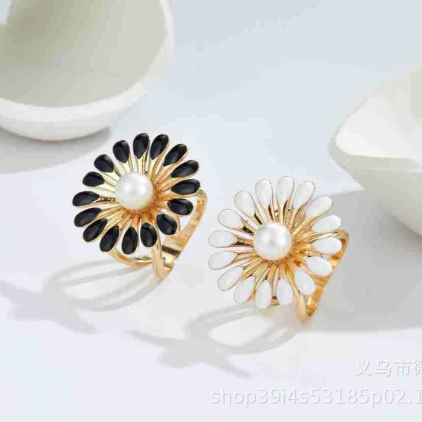 Wholesale Minimalist Floral  Pearl Rings - Fashion Jewelry Accessory for Everyday Wear or Boutique Resale