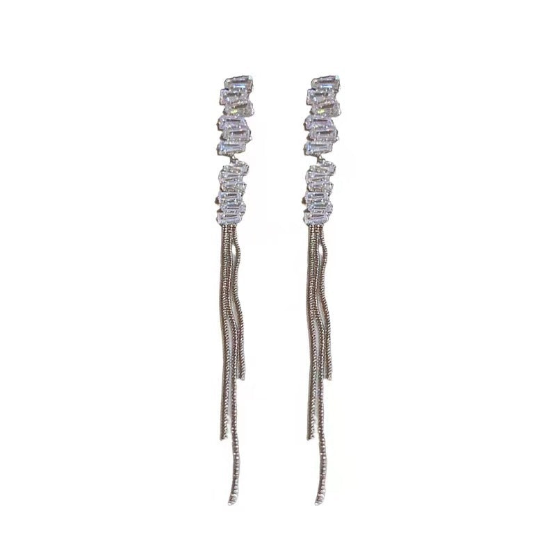 Wholesale light luxury long tassel earrings