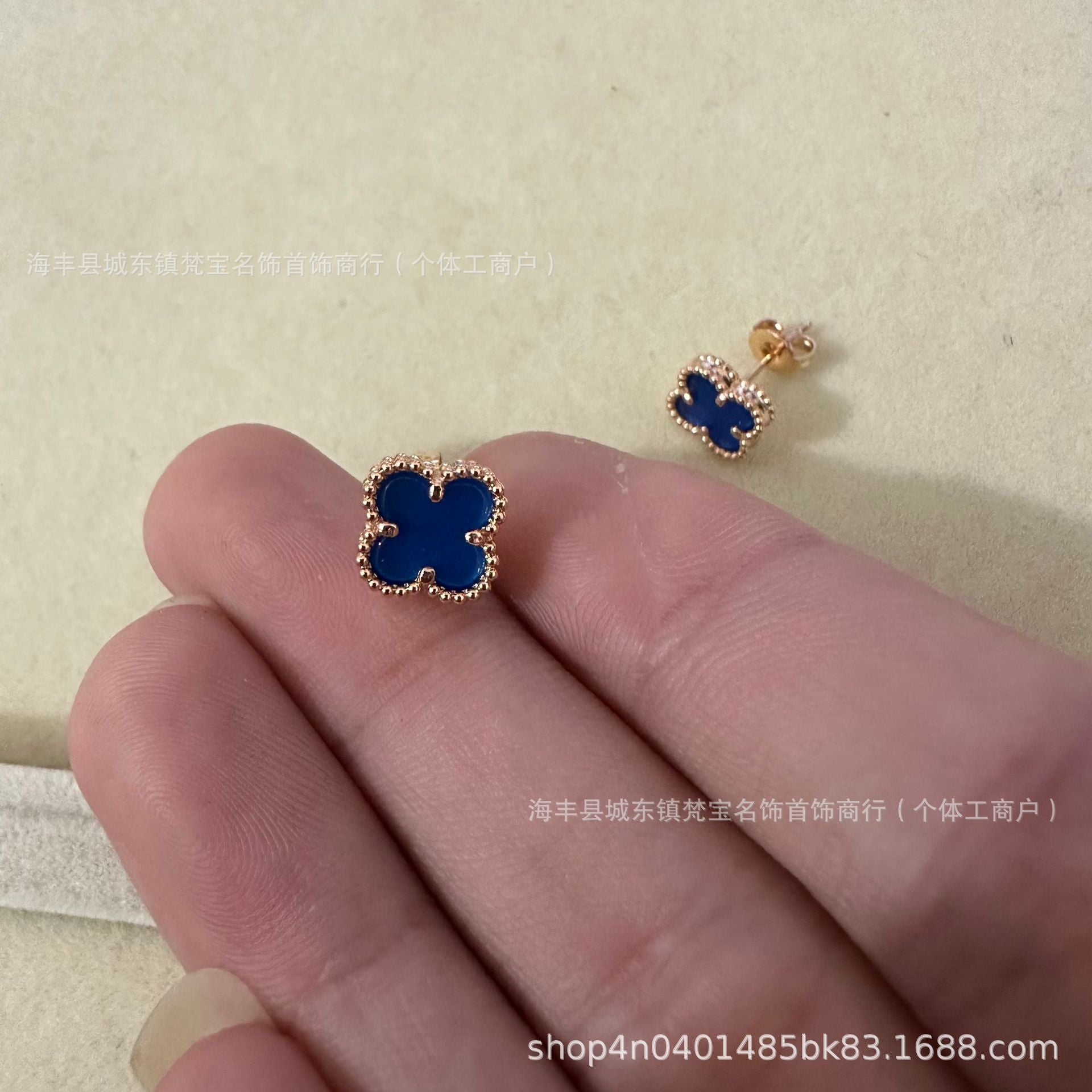 dxx-img:2d3f1bada276e2a07c802ea98d4c8f12,ACC-ES-6129065336672-M1
