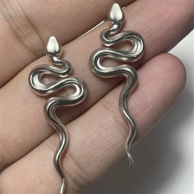 Wholesale  retro snake earrings small animal ear jewelry
