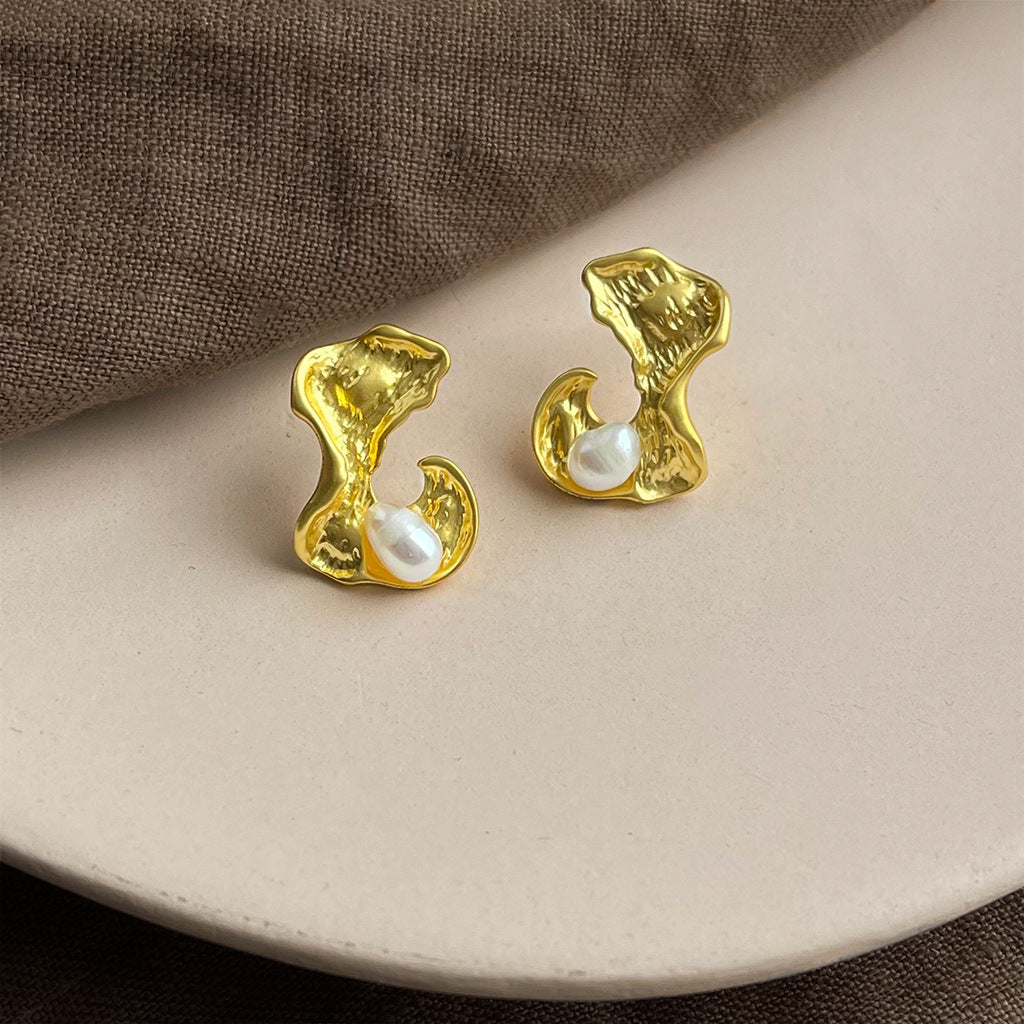 Wholesale Baroque natural pearl French retro earrings