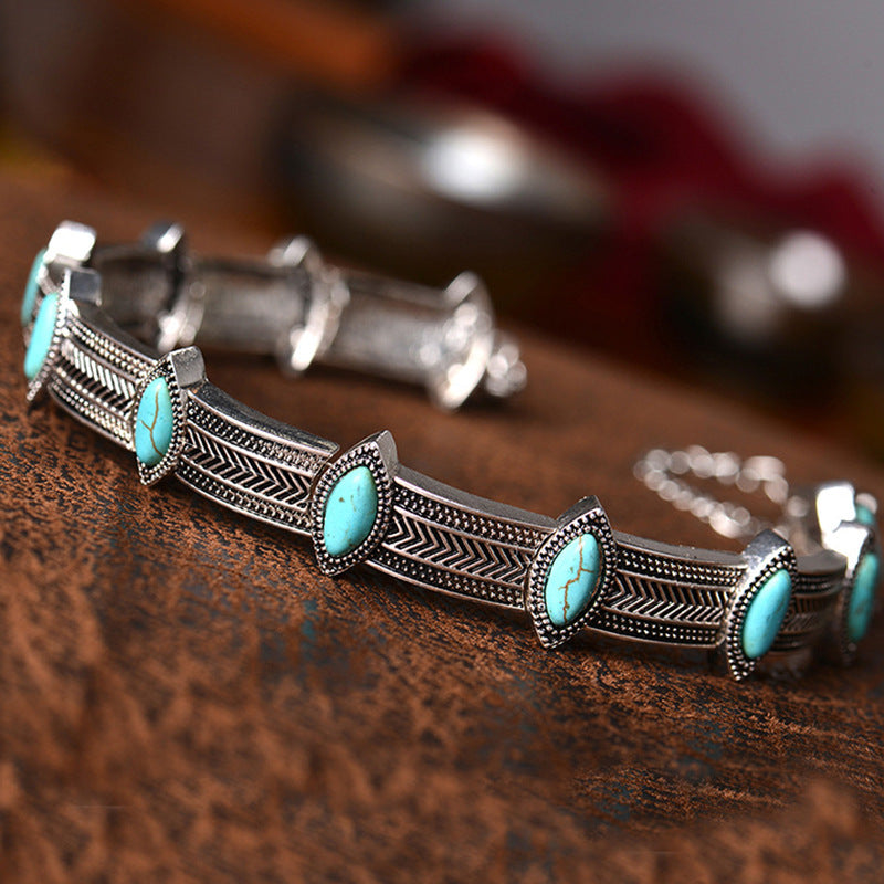 Wholesale Bohemian Vintage Turquoise Inlay Alloy Necklace Fashion Accessory