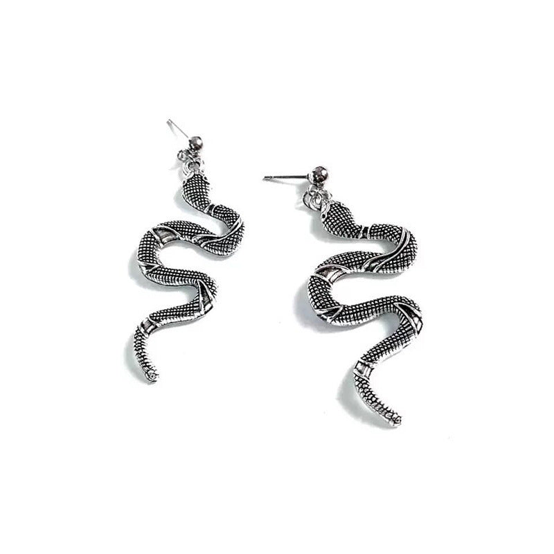 Wholesale  fashion snake ring personality punk skull hand bone ring