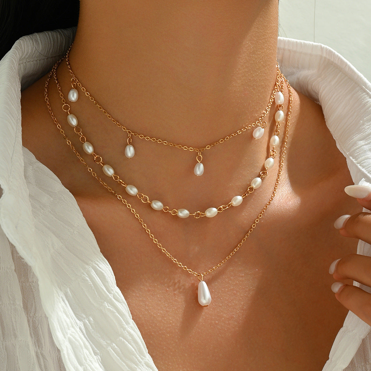 Wholesale multi-layered pearl pendant necklace