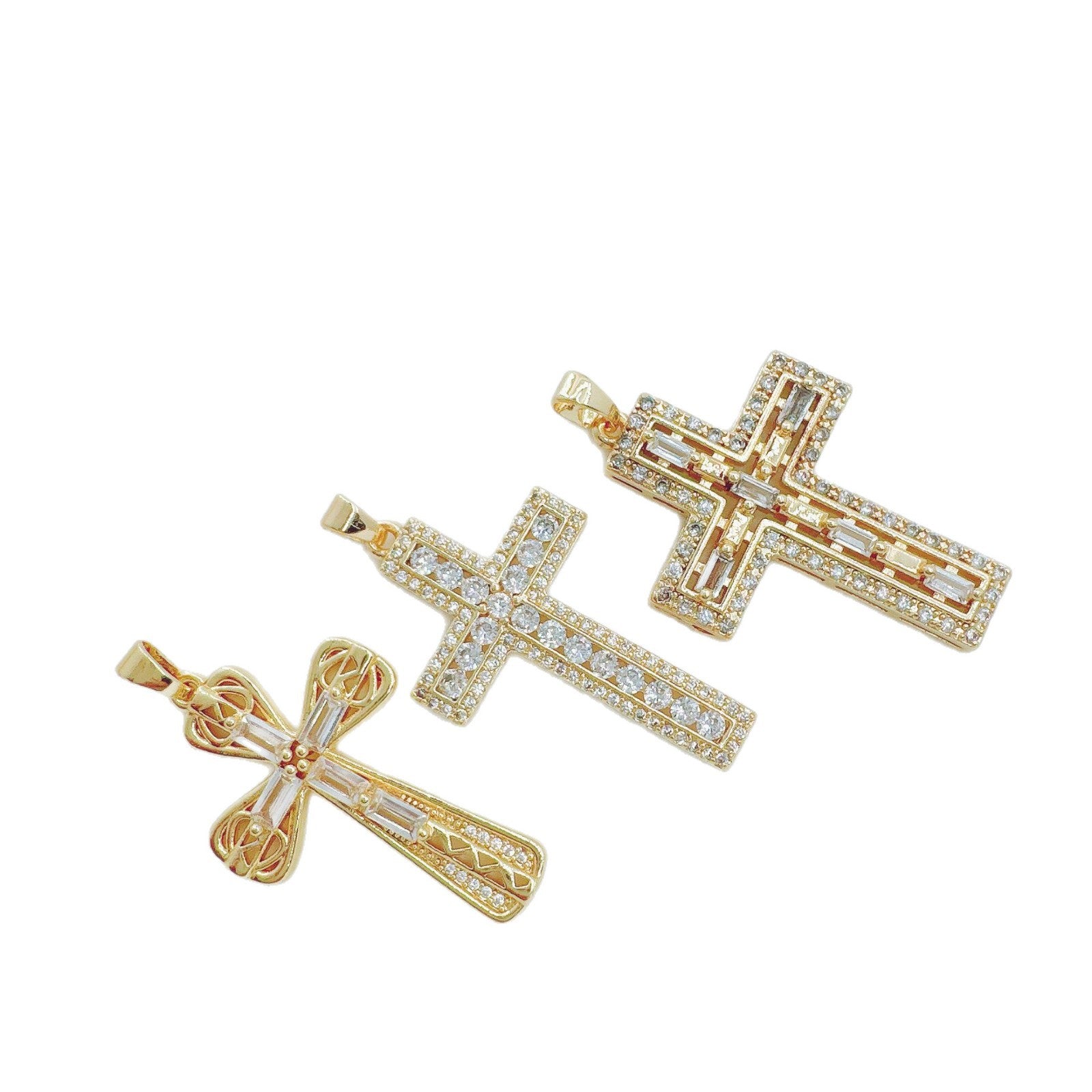 Wholesale Micro-set Gold Plated Cross Pendant Necklace Trendy Jewelry Accessory for Women