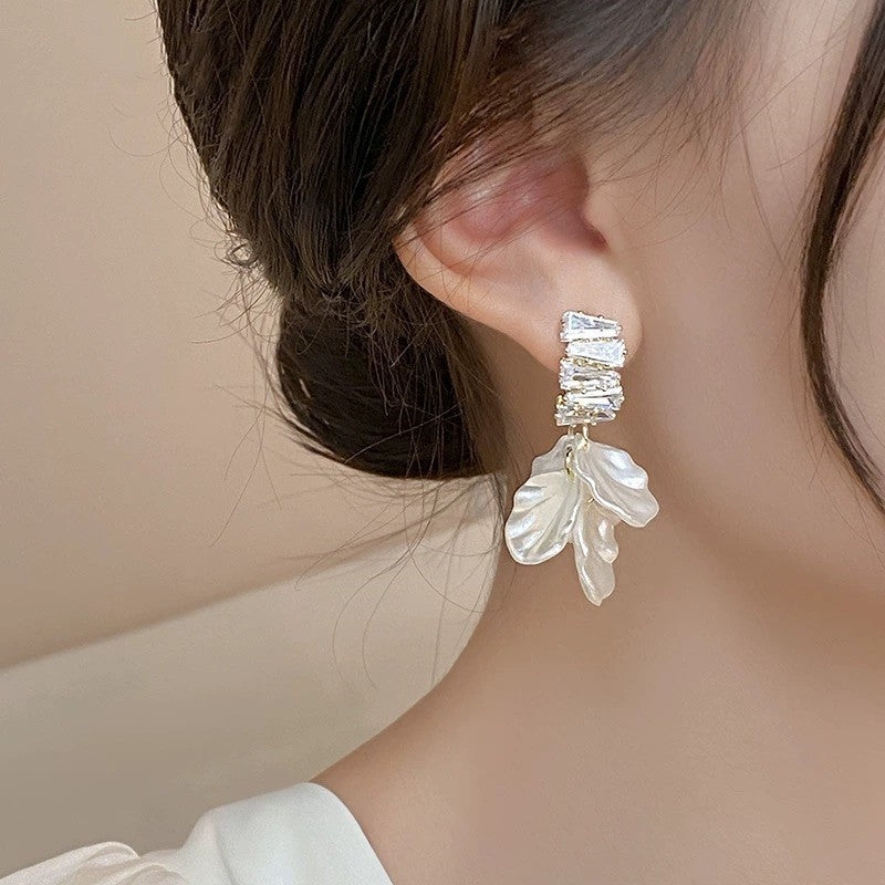 Wholesale Silver Needle shell flower tassel zircon earrings